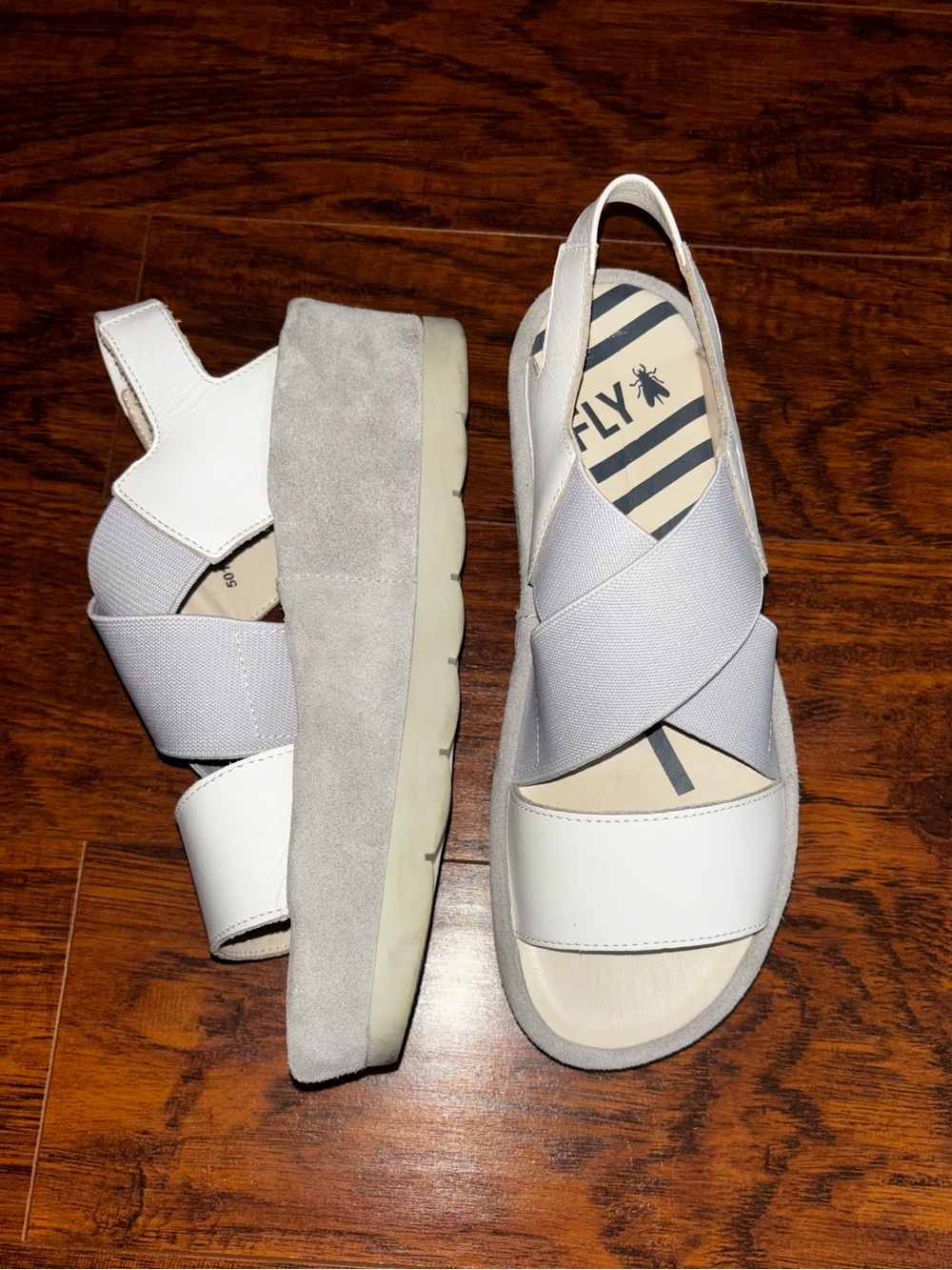 FLY LONDON Bime Platform Wedges White Concrete Grey Leather Cross Strap Sandal